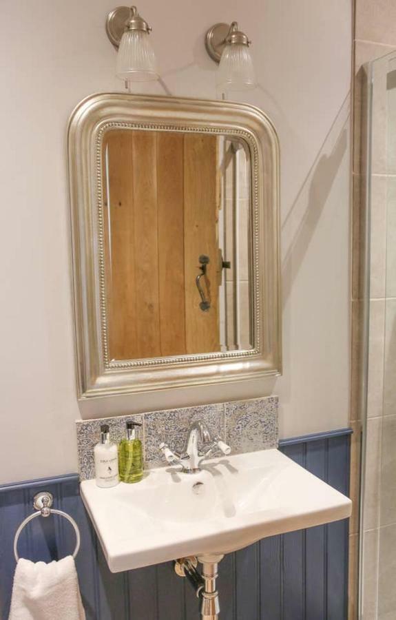 Skittles - Charming One Bedroom Apartment - Parking - Easy Access To Bath Box  Exteriér fotografie